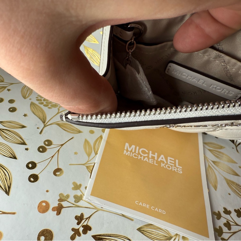 Michael Kors White Quilted Wallet - Picture 3 of 3